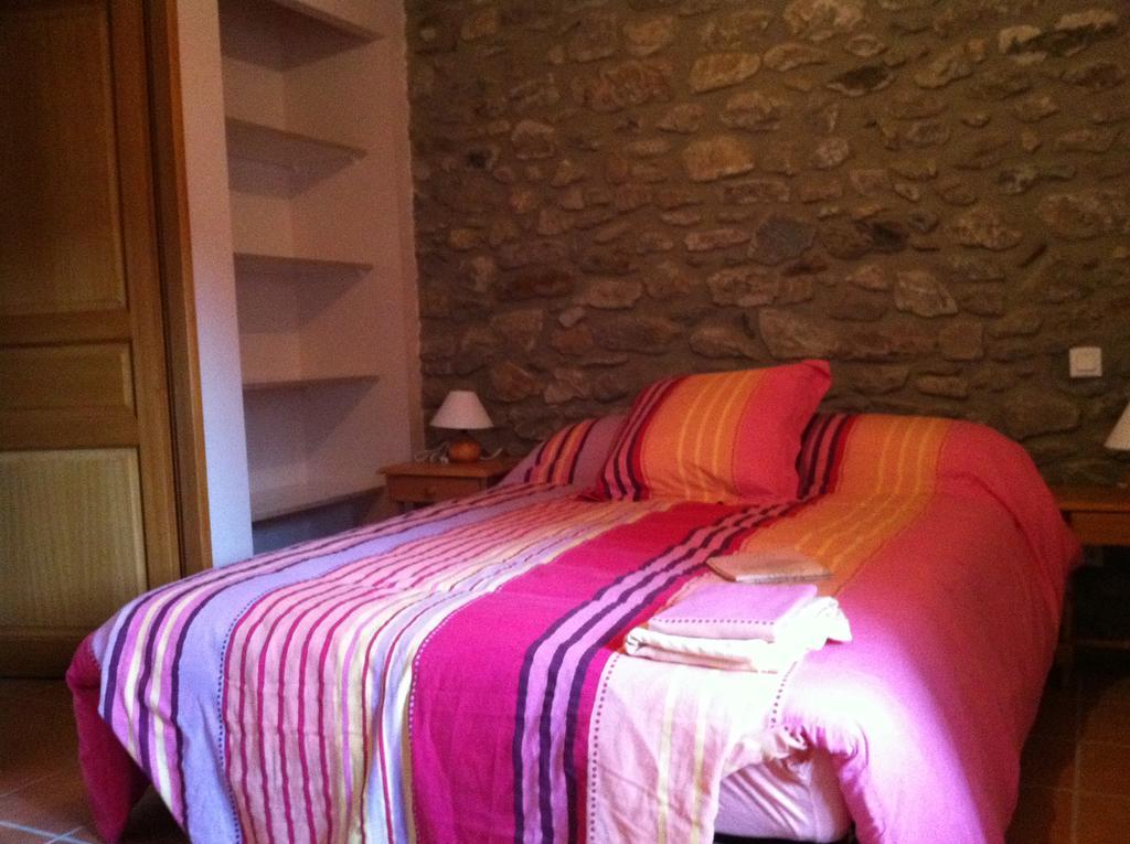 Maison De Caractère En Pierre Saint-Pierre-dels-Forcats Buitenkant foto